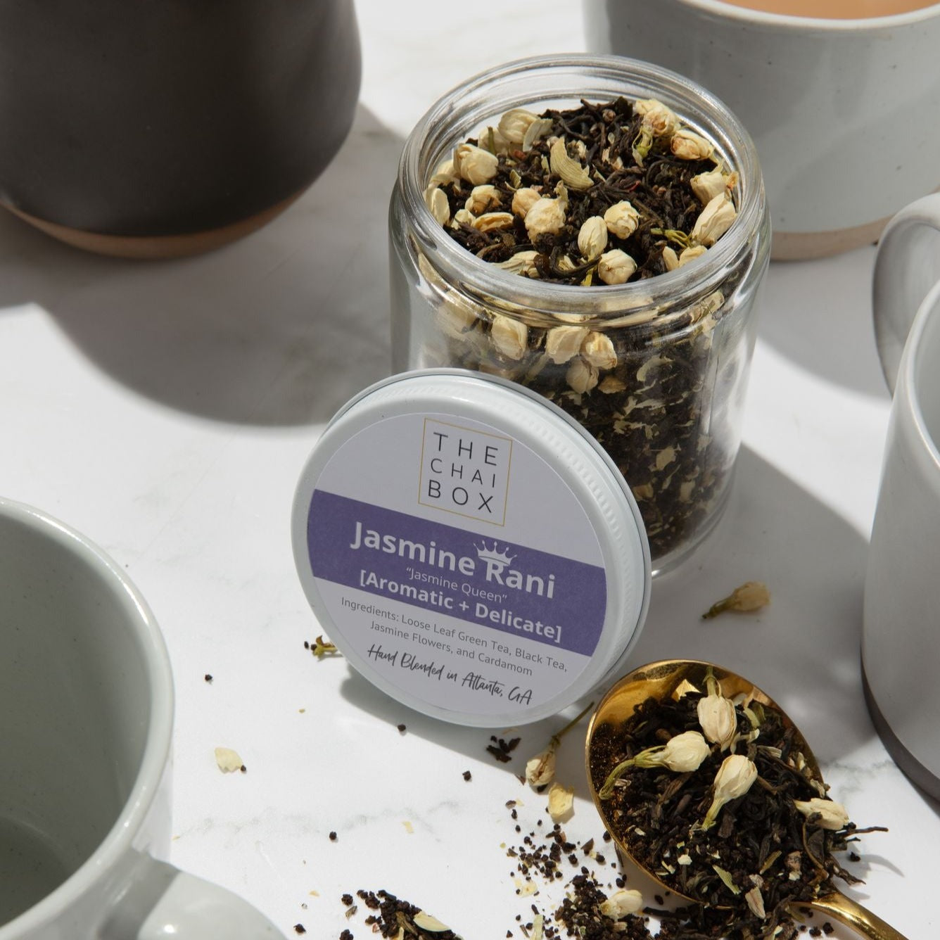 Jasmine Rani - a blend of jasmine green tea, black tea, cardamom and jasmine flowers - floral notes